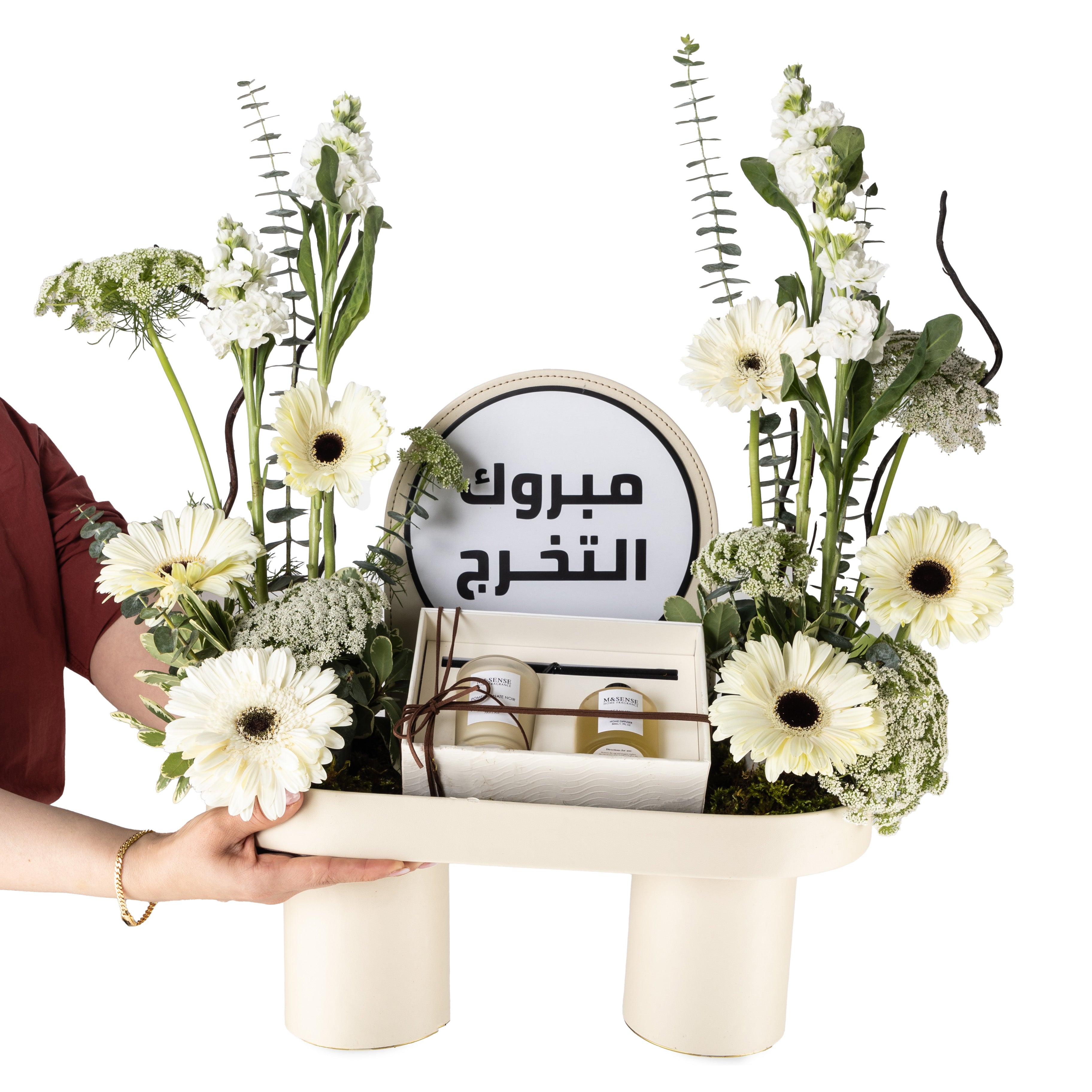 ستاند مبروك التخرج مع شمعة ودفيوزر