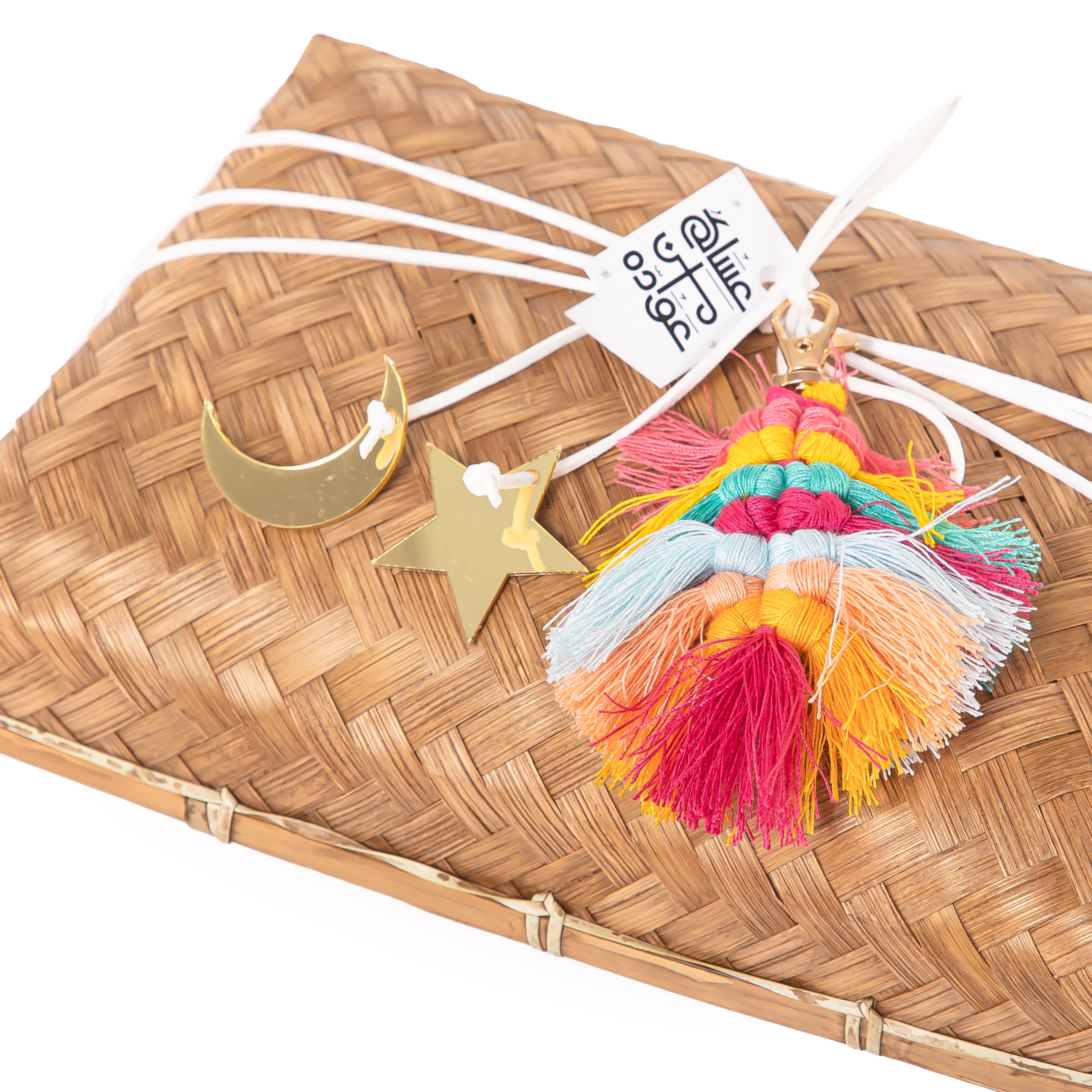 decorated wicker gergean box