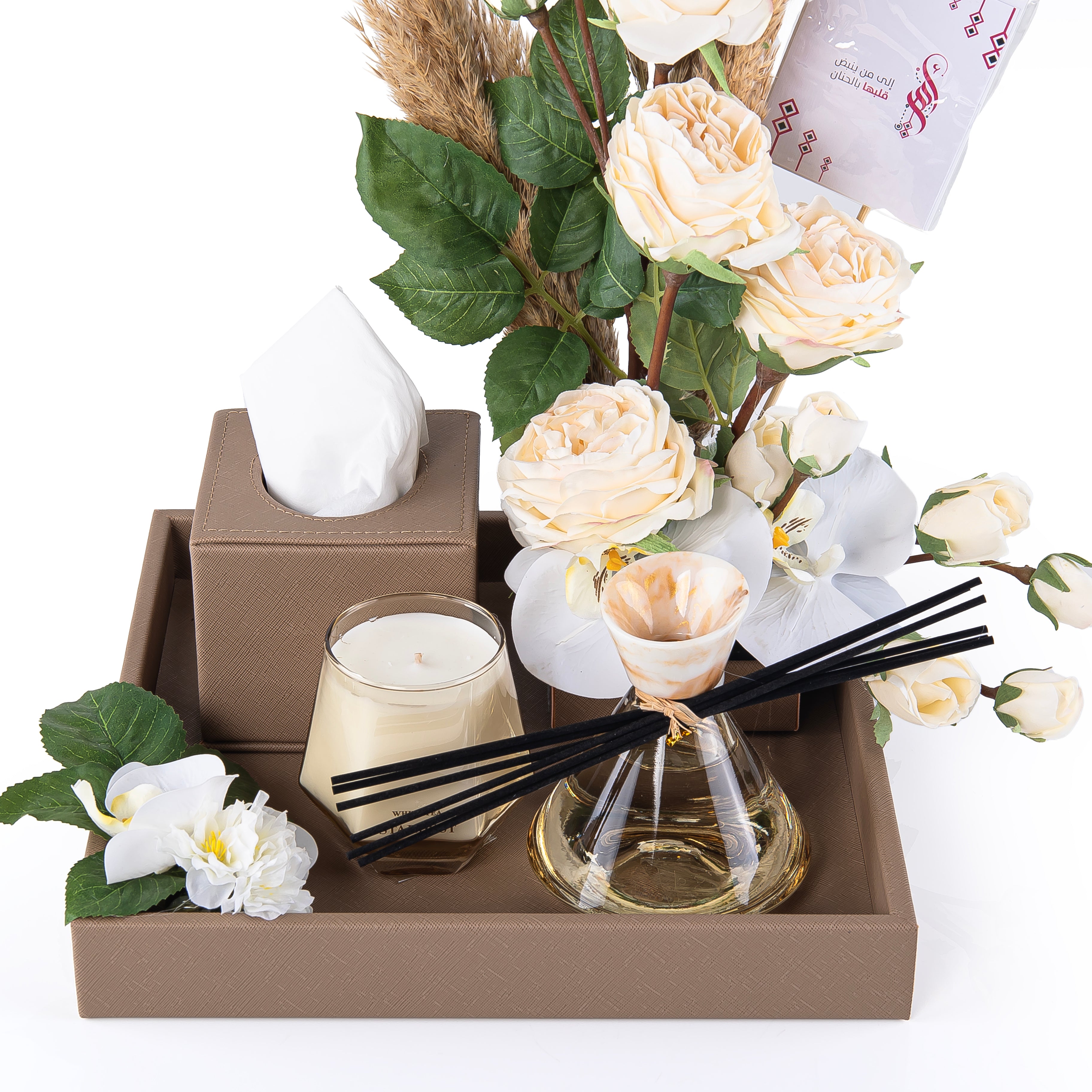 طقم هدايا فاخر (دفيوزر وبوكس مناديل مع شمعة) مع زهور اصطناعية