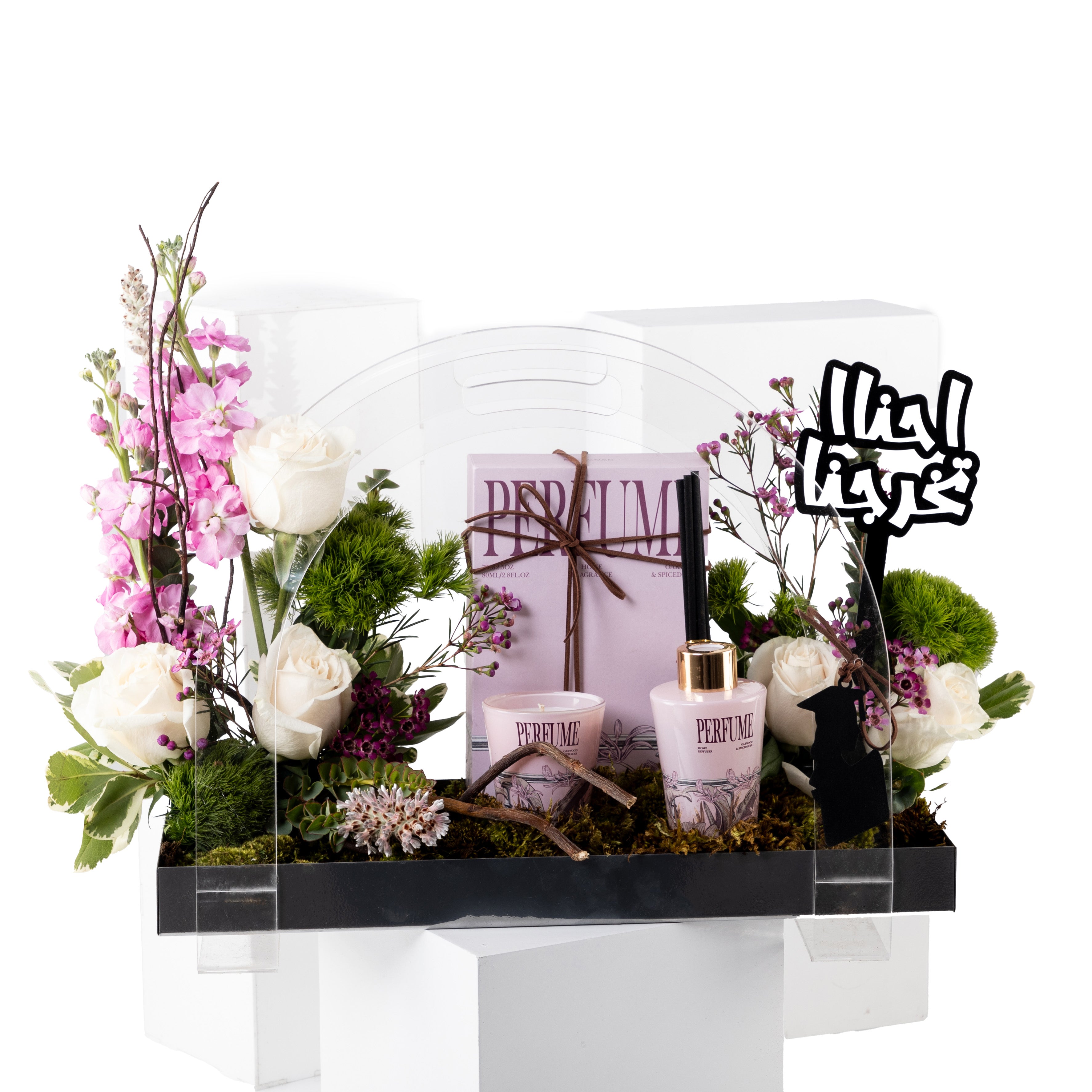 باقة زهور التخرج مع دفيوزر وشمعة