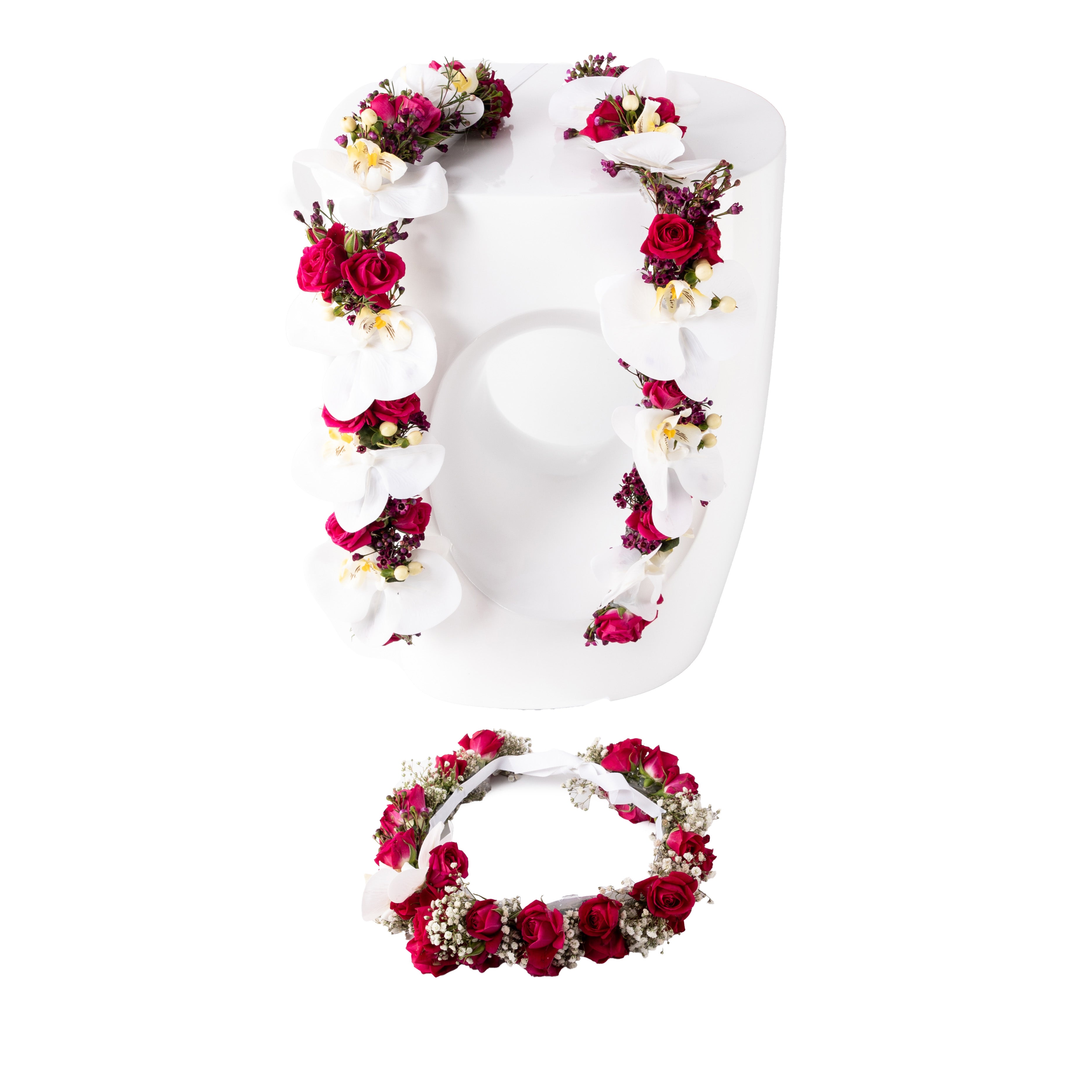 طقم عقد وطوق من الورد الأبيض