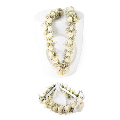 طقم عقد وطوق من الورد الأبيض