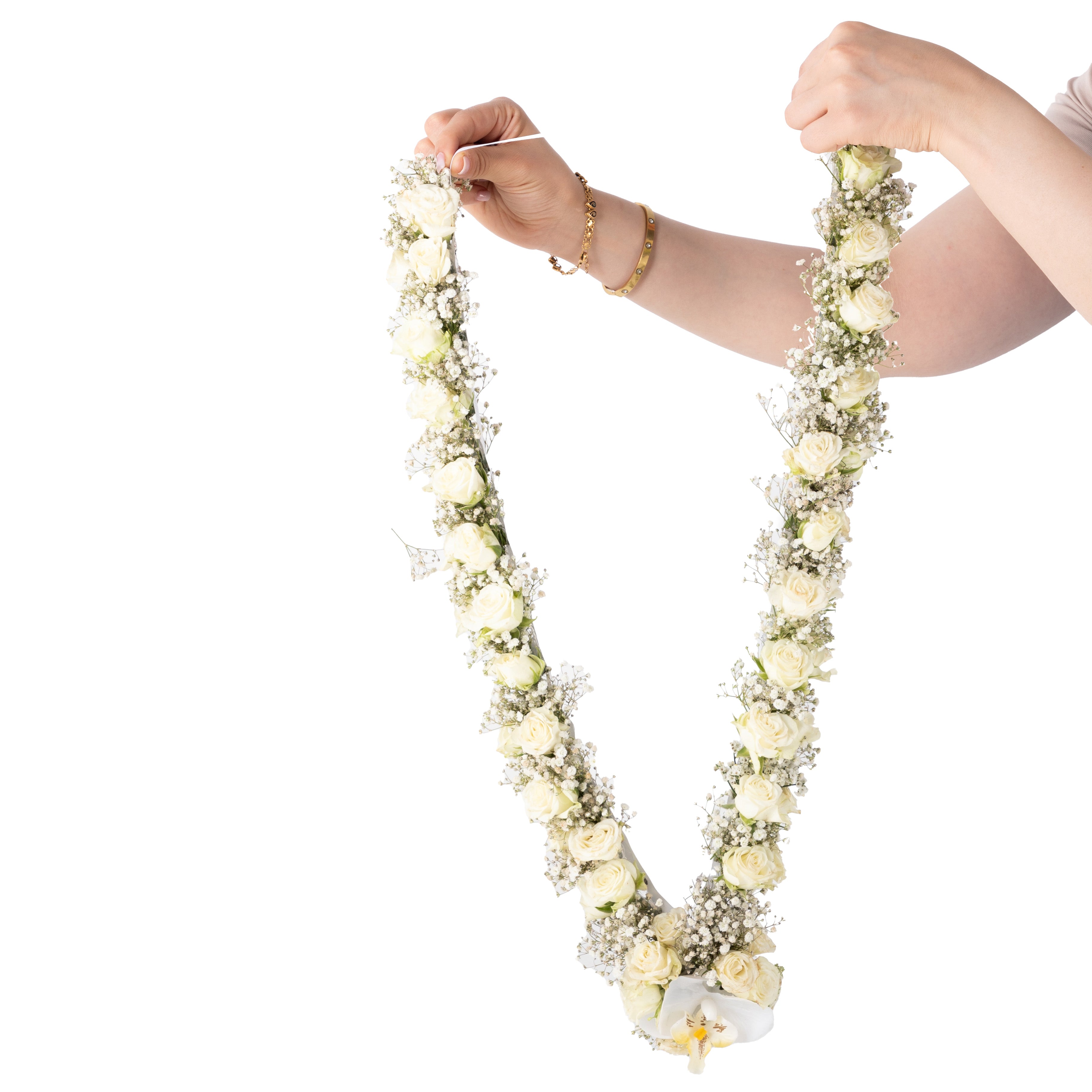 عقد زهري من الورد الأبيض