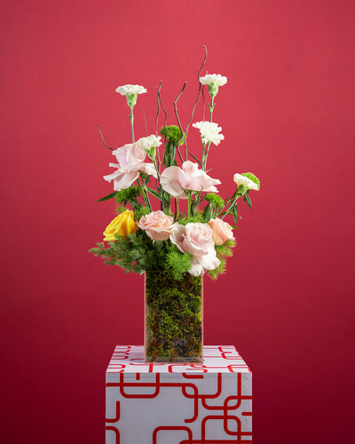 مزهرية زهور منوّعة